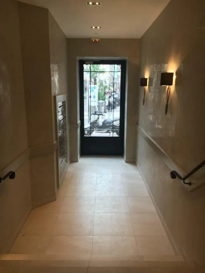 Eve Apartment Cannes 0*,